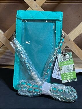 NWT Badgley Mischka Teal/ Mint Blue Vegan Leather Quilted Clear-Front Crossbody